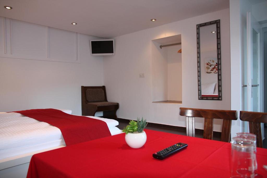 Hotel Garni Morettina Brissago Phòng bức ảnh